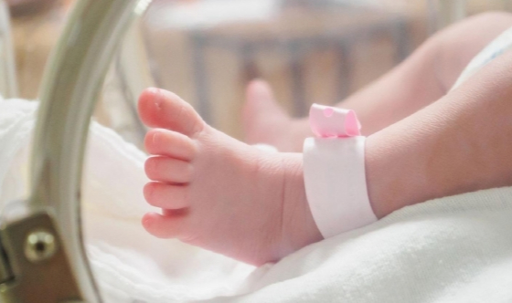 Pakistan&#039;da erkek olmadığı gerekçesiyle yeni doğan kızını öldüren &#039;baba&#039; aranıyor