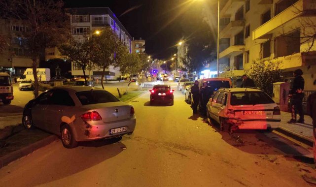 Park halindeki otomobile çarpıp firar etti