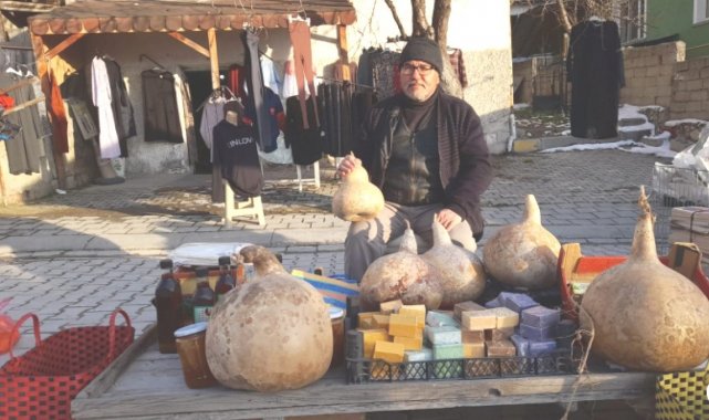 Pazarda satışa çıkan su kabakları ilgi odağı