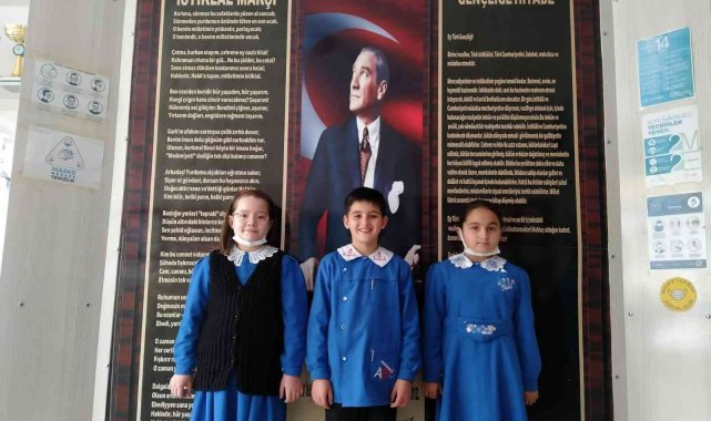 Pazarlar&#039;da İstiklal Marşını Ezbere Okuma Yarışması