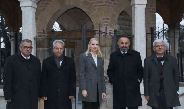 Pelin Çift ve Tufan Gündüz'den Nasreddin Hoca Türbesi'ne ziyaret