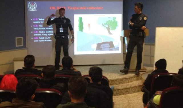 Polis ekipleri üniversite öğrencilerine güvenli motosiklet sürüş eğitimi verdi