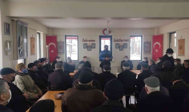 Polis ekipleri yaşlıları yalnız bırakmadı