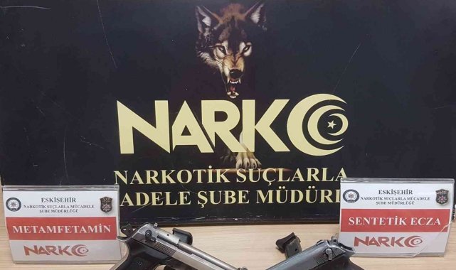 Polis ekiplerinin uyuşturucu operasyonunda 4 kişi yakalandı