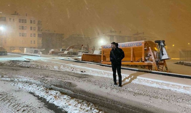 Pursaklar Belediyesi'nden kar yağışına anında müdahale