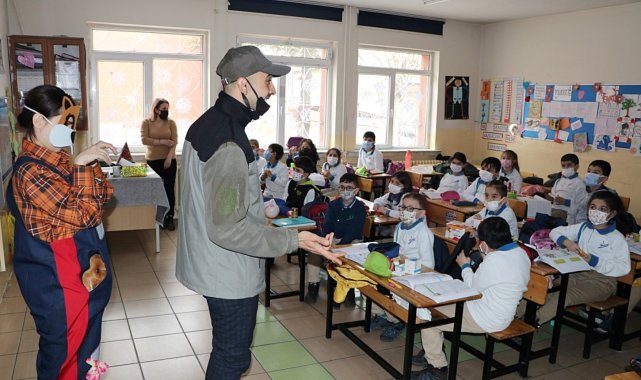 "Çat Kapı Tiyatrosu" ile orman sevgisi aşılanıyor