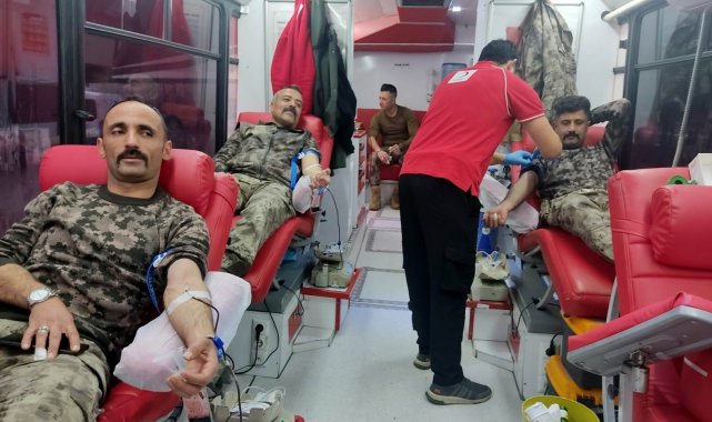 "İyi ki varsın kan dostum" kampanyasına polislerden destek