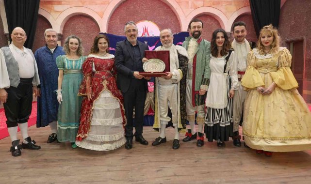 "Kiralık Budalası" sahnelendi