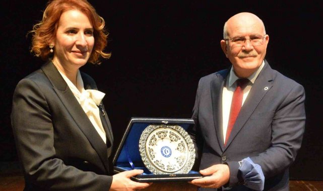 &quot;Kültürel Mirasın İzinde Bireysel Gelişim ve Farkındalık&quot; projesi Uşak Üniversitesi&#039;nde anıtıldı