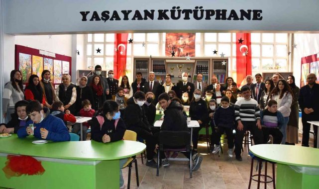 "Yaşayan Kütüphane" törenle açıldı