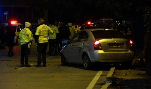 Reçel yapmak için refüjde turunç toplayan kadınlara otomobil çarptı: 3 ölü