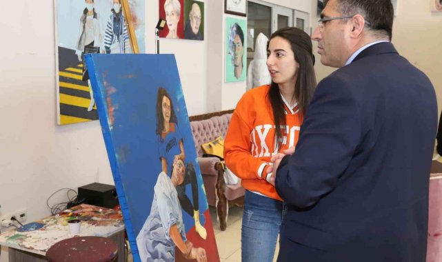 Rektör Aktekin Güzel Sanatlar Fakültesi öğrencileriyle bir araya geldi