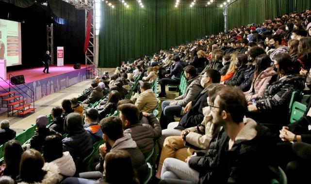 Rektör Çiftçi Ankara Üniversite Tanıtım Fuarının açılışını gerçekleştirdi