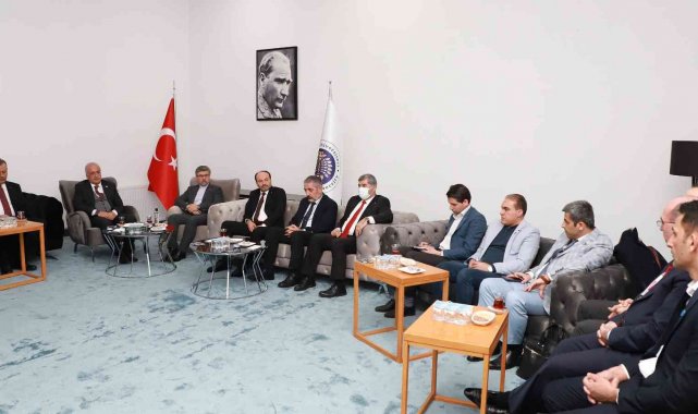 Rektör Çomaklı, Tebriz Üniversitesi heyeti ile bir araya geldi