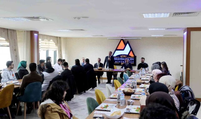 Rektör Prof. Dr. Karabulut, öğrenci kulüp temsilcileri ile bir araya geldi