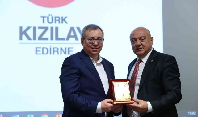Rektör Tabakoğlu Kızılay Edirne Şubesi Genel Kuruluna katıldı