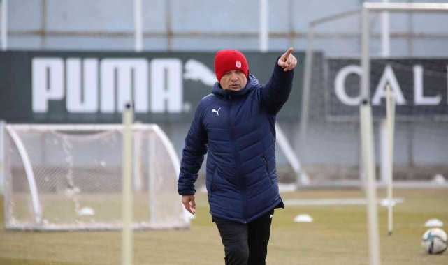 Rıza Çalımbay: "Hedefimiz puan yada puanlarla dönmek"