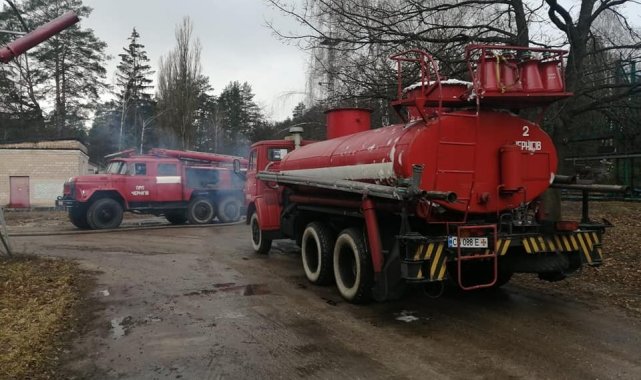 Rusya Çernihiv'de petrol rafinerisini vurdu