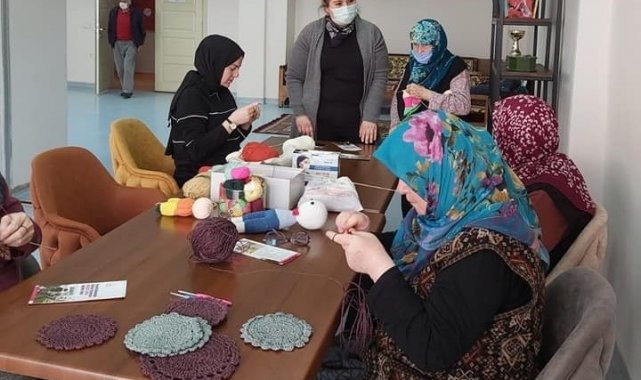 Sağlıkçılar yaşlılara saygı haftasını huzurevinde geçirdi