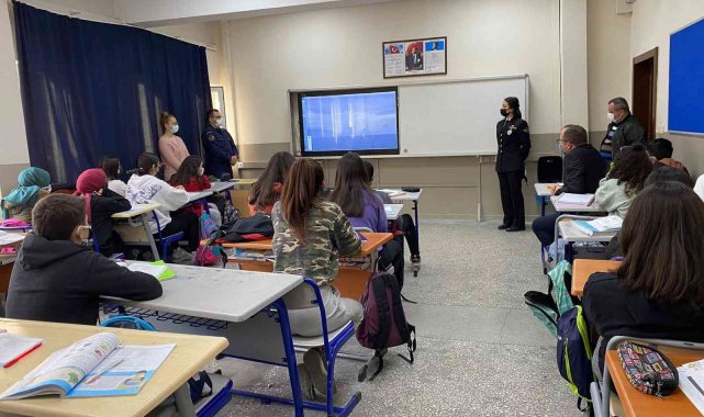 Sahil Güvenlik İskenderun Grup Komutanlığı öğrencilere görevlerini ve denizleri anlattı