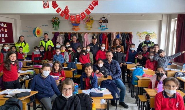 Salihli polisinden öğrencilere trafik eğitimi