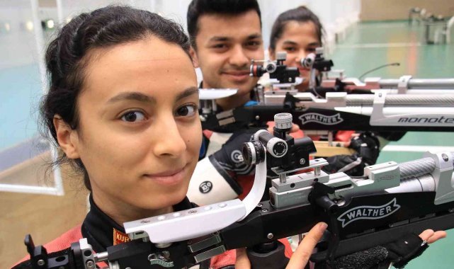 Şampiyon gençler olimpiyat bileti için ter döküyor