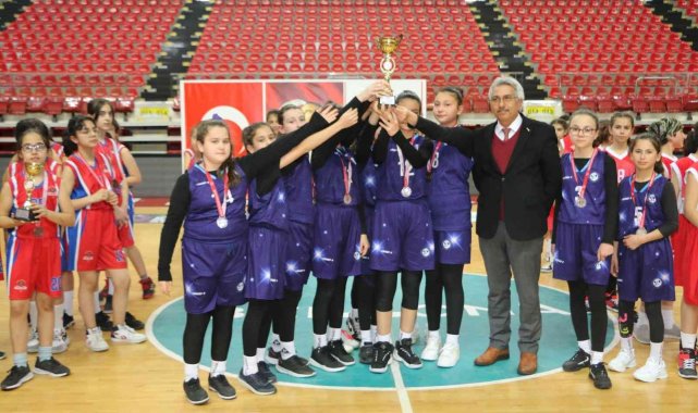 Şampiyon Sema Yazar Ortaokulu