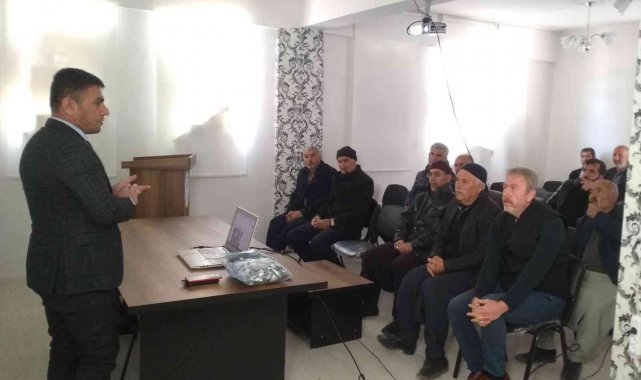 Samsatlı çiftçilere Antepfıstığı eğitimi verildi