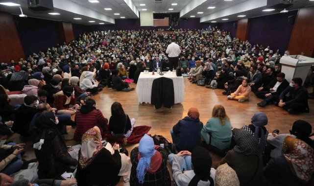 Samsun&#039;da Hayati İnanç&#039;ın konferansına yoğun ilgi