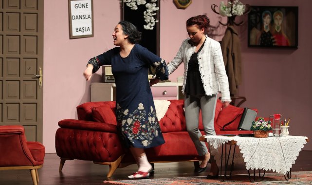 Sanatseverlerden oyuna büyük ilgi