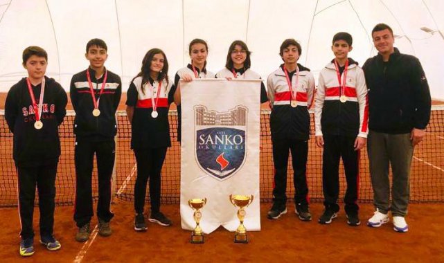 SANKO Okulları öğrencilerinin tenis başarısı