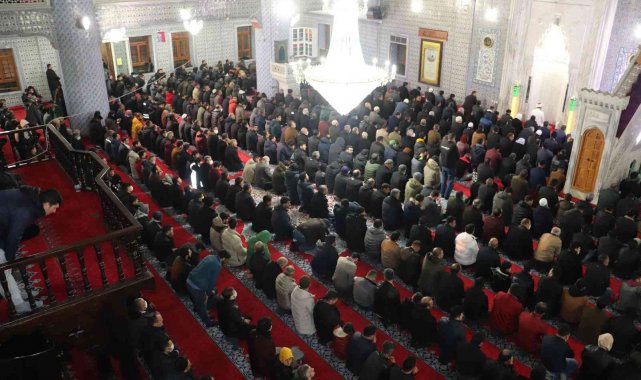 Şanlıurfa&#039;da Beraat Kandili coşkusu