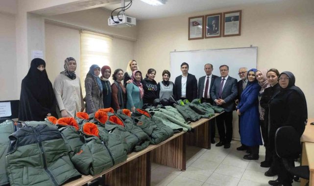 Şaphane&#039;de 60 öğrenciye mont dağıtılacak