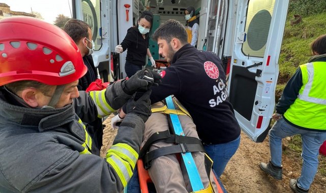 Şarampole devrilen kamyonun sürücüsü yaralandı
