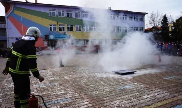 Sarıgöl'de deprem ve yangın tatbikatı yapıldı