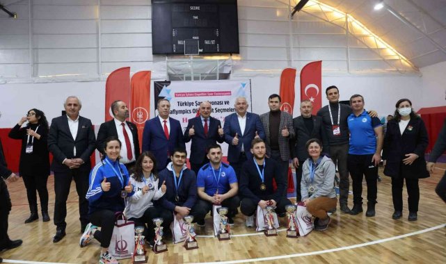 Satranç şampiyonları Keçiören'de belli oldu