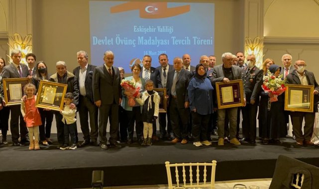 Şehit aileleri ve gazilere Devlet Övünç Madalyaları verildi