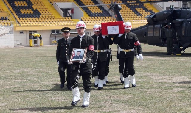 Şehit Halil Türkoğlu, kabri başında anıldı