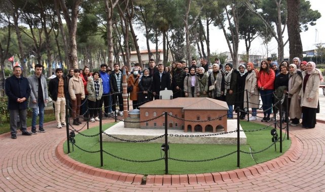 Şehzadeler Belediyesi üniversite gençliğiyle güç birliği yaptı