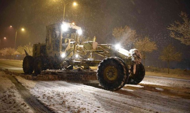 Selçuklu&#039;da kar mesaisi yeniden başladı