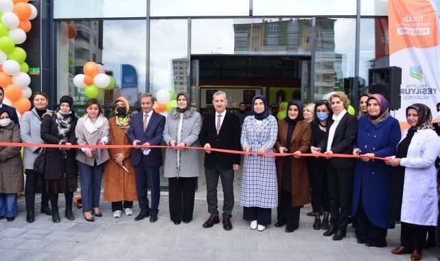 Semt pazarında ''Yöresel ürün satış ve kafe'' hizmete girdi