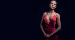 Serenay Sarıkaya'yla Olan Benzerliği Şaşırttı