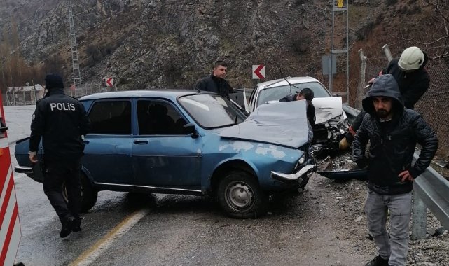 Şerit ihlali kazaya neden oldu: 5 yaralı