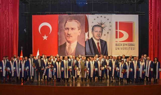 Şeyh Edebali Üniversitesi'nde 58 akademisyen cübbe giydi