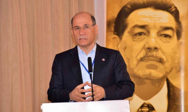 Sezer: &quot;Her kademedeki eğitim çalışanlarının hakkını aramak görevimiz&quot;