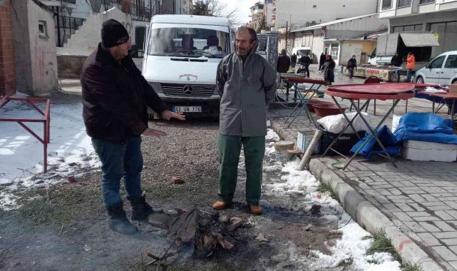 Sıcaklık eksi 12 derecelere kadar düşünce esnaf tezgah açamadı