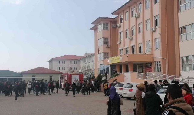 Sigara izmaritleri okulda yangın paniğine neden oldu