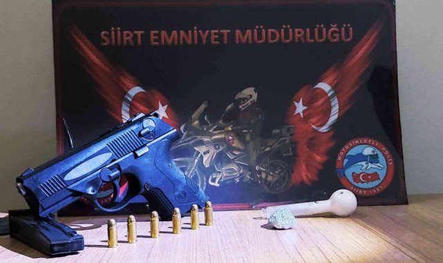 Siirt&#039;te bir şahsın üst aramasında ruhsatsız tabanca ele geçirildi