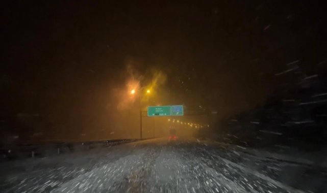 Silivri&#039;de kar yağışı başladı: Yerler bembeyaz oldu