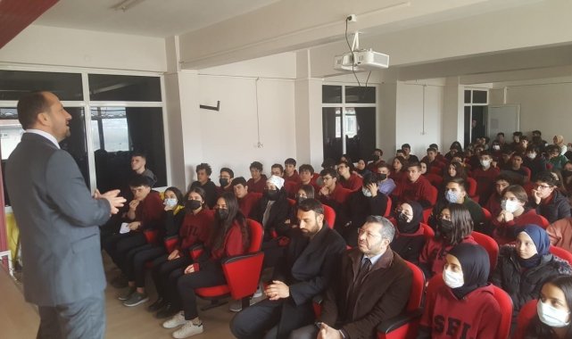 Simav İlçe Müftüsü Serçe, Fen Lisesi öğrencileriyle bir araya geldi